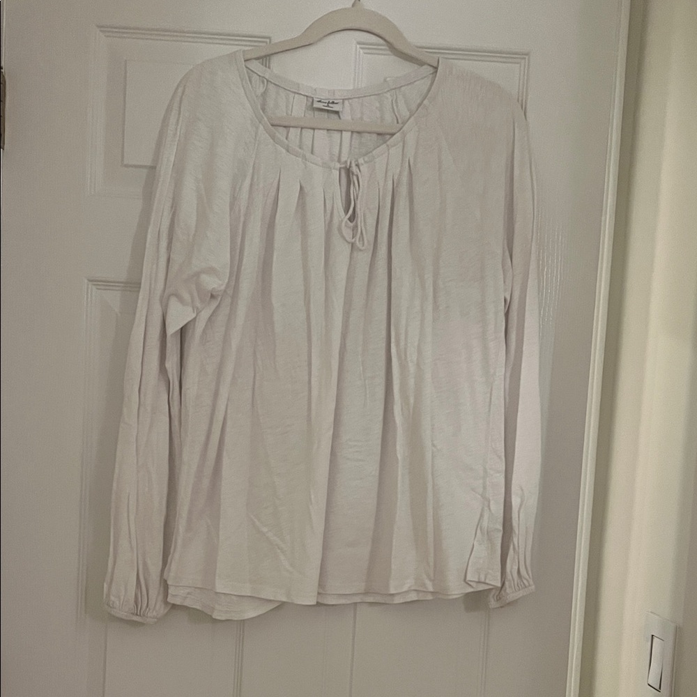 Women's Off White Long Sleeve Top
